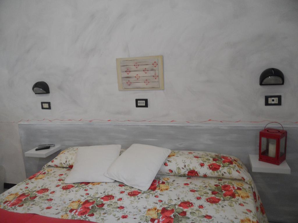 L'Antico Borgo Elena Noli Hotel Стая снимка