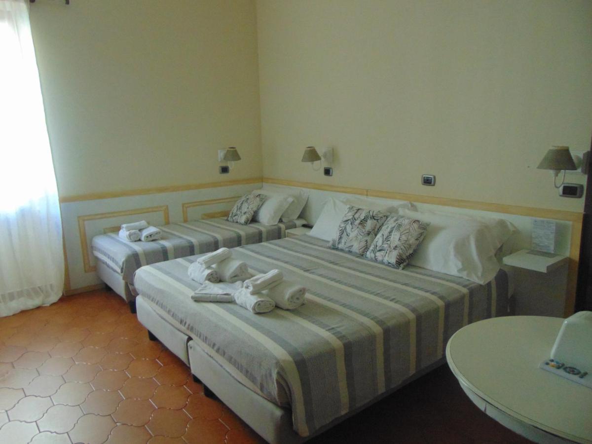 L'Antico Borgo Elena Noli Hotel Екстериор снимка